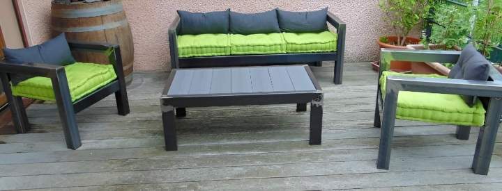Fauteuils et table basse rectangulaire Renage